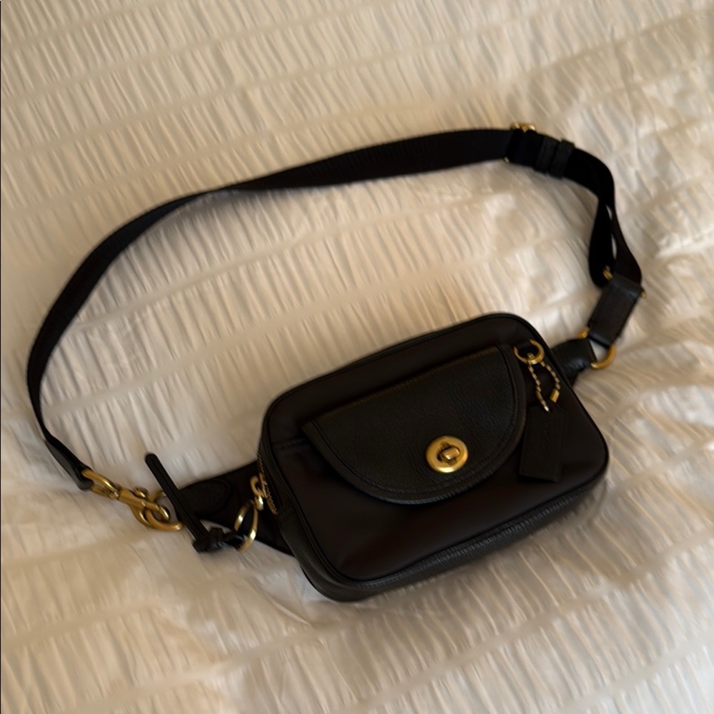 Coach Black Leather Fanny pack waist style can do crossbody gold hardware
